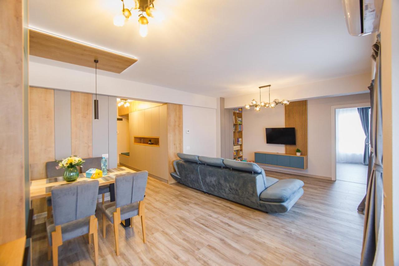 Charming Family Haven Apartment Oradea Exterior photo
